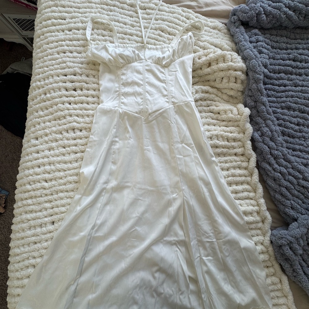 Elegant White Maxi Dress